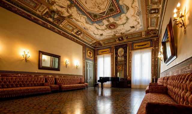 Mola, eleganti saloni e rigogliosi giardini: alla scoperta del "ritrovato" Palazzo Pesce